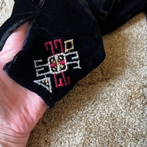 Johnny Was Black Embroidered Top - Picture 10 of 11